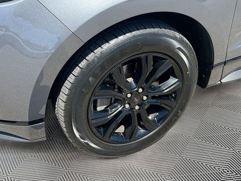 Used 2024 Ford Edge SE w/ Black Appearance Package image 28