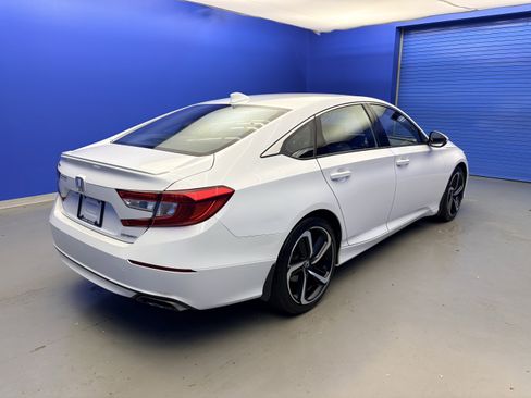 Used 2018 Honda Accord Sport image 7