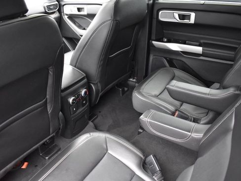 Used 2022 Ford Explorer Limited w/ Equipment Group 301A image 27