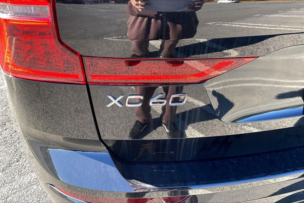 New 2026 Volvo XC60 B5 Plus w/ Climate Package AWD/4WD image 10