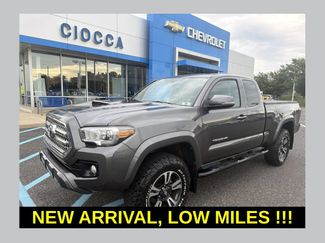 Used 2016 Toyota Tacoma TRD Sport w/ Towing Package AWD/4WD video 1