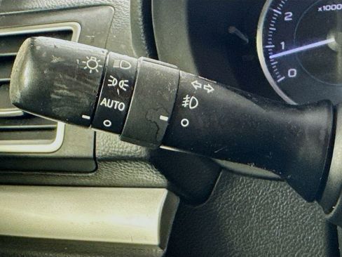 Used 2015 Subaru Crosstrek 2.0i Limited image 12