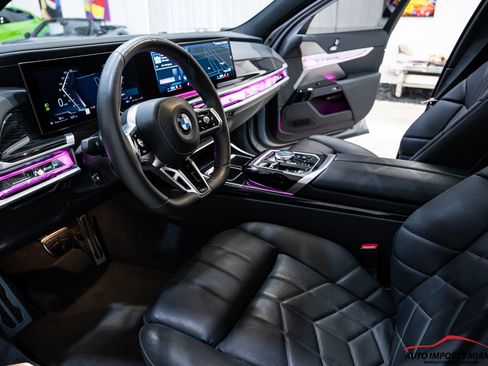 Used 2023 BMW 740i w/ Parking Assistance Package RWD image 8
