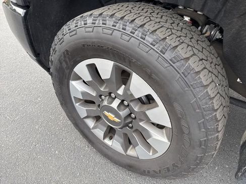 Used 2025 Chevrolet Silverado 2500 Custom w/ Custom Convenience Package image 12