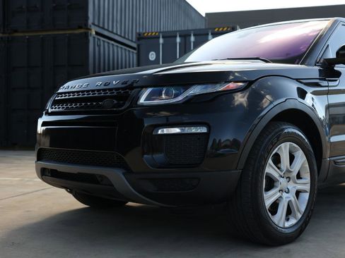 Used 2017 Land Rover Range Rover Evoque SE image 26
