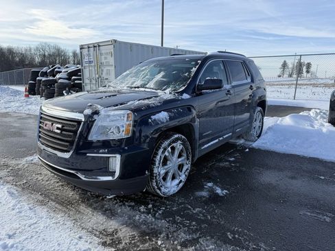 Used 2017 GMC Terrain SLE w/ Convenience Package image 3