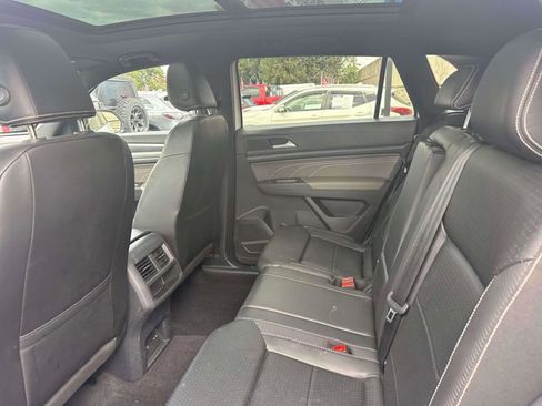 Used 2023 Volkswagen Atlas Cross Sport SEL R-Line image 10