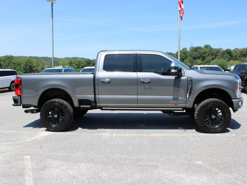 Used 2024 Ford F250 Platinum AWD/4WD image 5