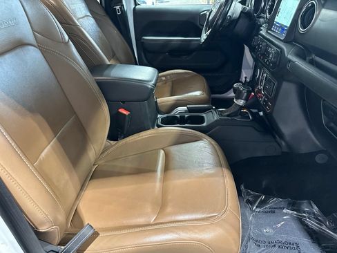 Used 2020 Jeep Gladiator Rubicon AWD/4WD image 19