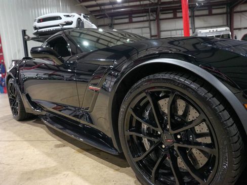 Used 2019 Chevrolet Corvette Grand Sport w/ Z07 Performance Package image 28