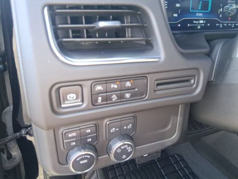 Used 2023 Chevrolet Tahoe Z71 w/ Luxury Package AWD/4WD image 11