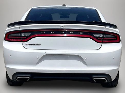 Used 2019 Dodge Charger SXT w/ Blacktop Package RWD image 6