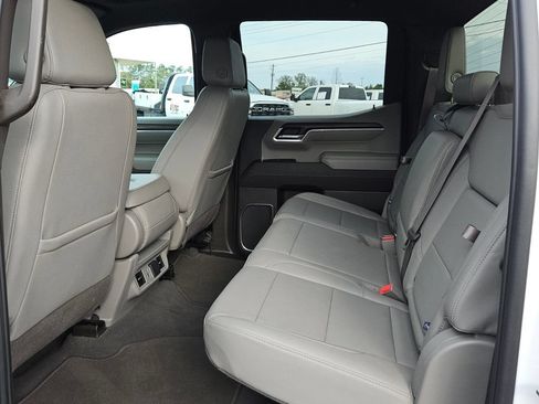 Used 2025 GMC Sierra 1500 SLT AWD/4WD image 11