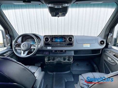 Used 2023 Mercedes-Benz Sprinter 3500 image 15