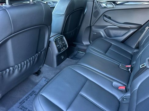 Used 2024 Porsche Macan image 13