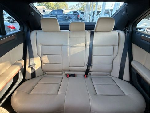 Used 2012 Mercedes-Benz E 350 4MATIC Sedan image 21