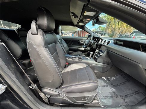 Used 2022 Ford Mustang Premium image 39