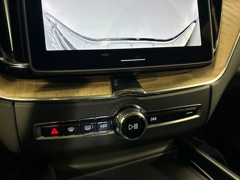 Used 2026 Volvo XC60 B5 Plus w/ Protection Package Premier AWD/4WD image 18
