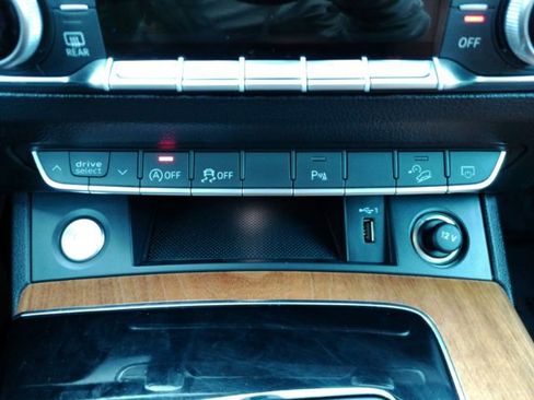 Used 2023 Audi Q5 2.0T Premium image 45