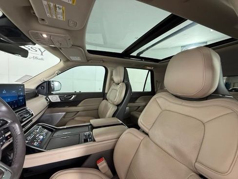 Used 2023 Lincoln Navigator L Reserve AWD/4WD image 14