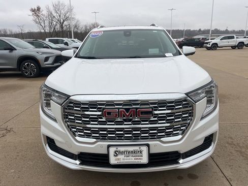 Used 2022 GMC Terrain Denali w/ Denali Premium Package image 8
