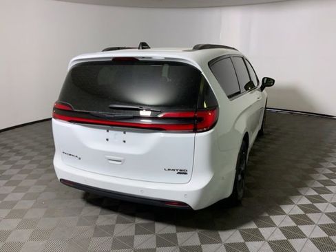 Used 2023 Chrysler Pacifica Limited w/ Uconnect Theater Family Group AWD/4WD image 7