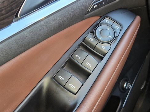 Used 2019 Buick Enclave Avenir w/ Avenir Technology Package image 25