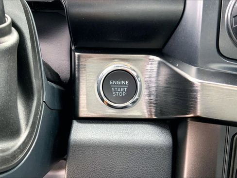 Certified 2024 Ford F250 Lariat w/ Lariat Ultimate Package image 33