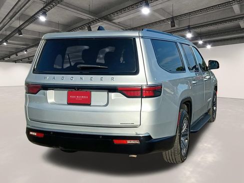 Used 2024 Jeep Wagoneer L Series II w/ Flexible Seating Group RWD image 16