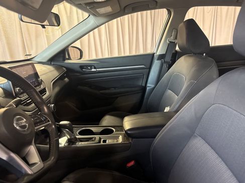 Used 2022 Nissan Altima 2.5 SV w/ SV Premium Package image 20