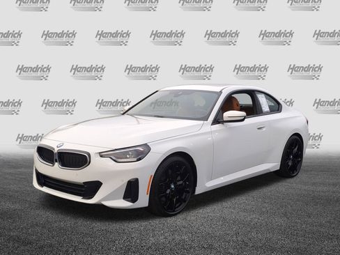 Used 2025 BMW 230i Coupe w/ M Sport Package image 5