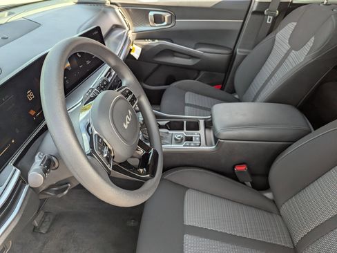 Certified 2025 Kia Sorento LX image 20