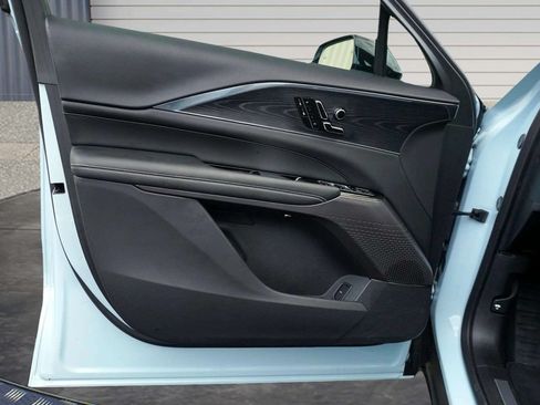 Used 2024 Cadillac Lyriq Luxury RWD image 15