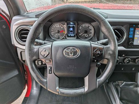 Used 2017 Toyota Tacoma TRD Off-Road w/ Tow Package image 29