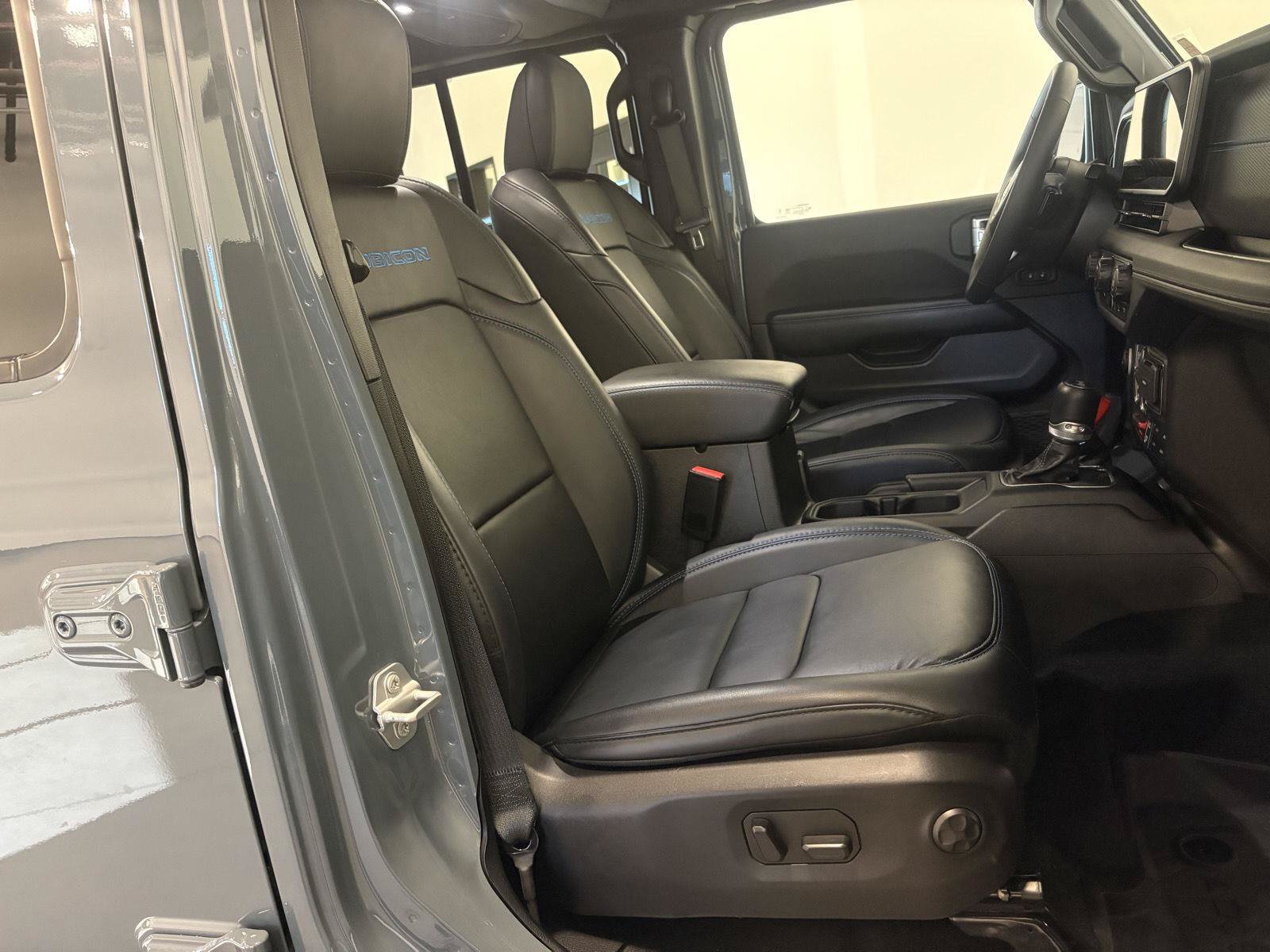 Used 2024 Jeep Wrangler Unlimited Rubicon 4xe AWD/4WD image 55