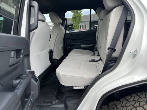 Used 2025 Toyota 4Runner SR5 AWD/4WD image 20