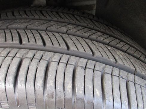 Certified 2022 Chevrolet Equinox RS w/ Infotainment Package image 10