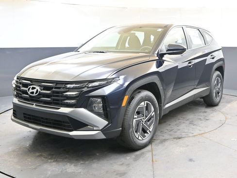New 2026 Hyundai Tucson Blue SE image 1