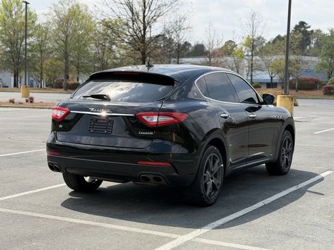 Used 2018 Maserati Levante image 7
