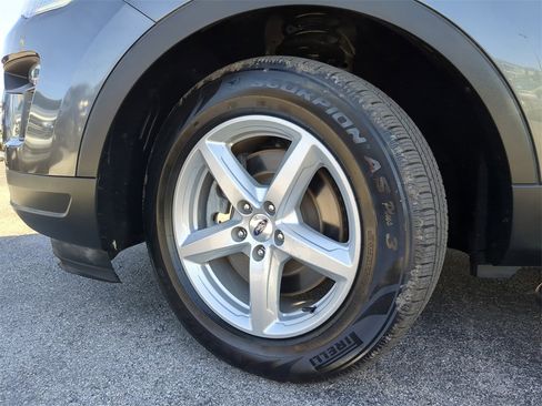 Used 2018 Ford Explorer XLT w/ Equipment Group 202A image 35