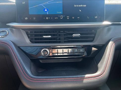 Used 2025 Ford Explorer ST-Line w/ ST-Line Street Pack AWD/4WD image 31