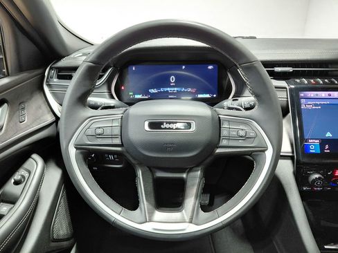 Used 2024 Jeep Grand Cherokee L Limited w/ Luxury Tech Group II image 14