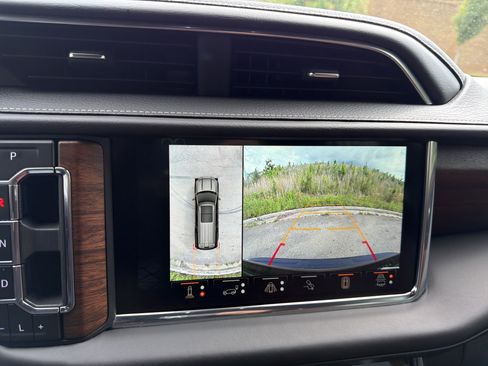 Used 2023 GMC Yukon Denali Ultimate AWD/4WD image 33