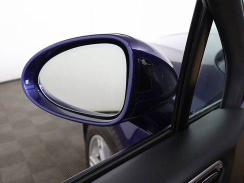 Used 2022 Porsche Macan image 32