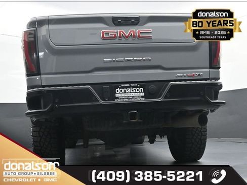 Used 2024 GMC Sierra 2500 AT4X image 16