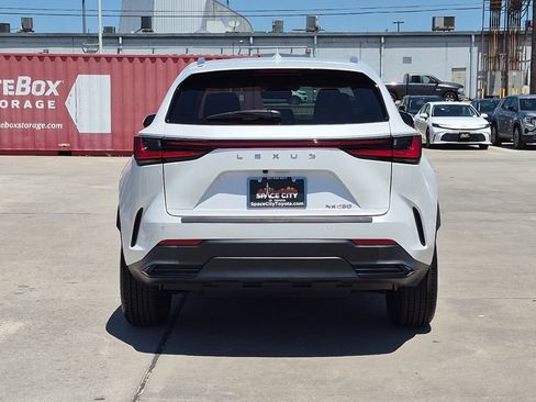 Used 2024 Lexus NX 250 FWD image 5