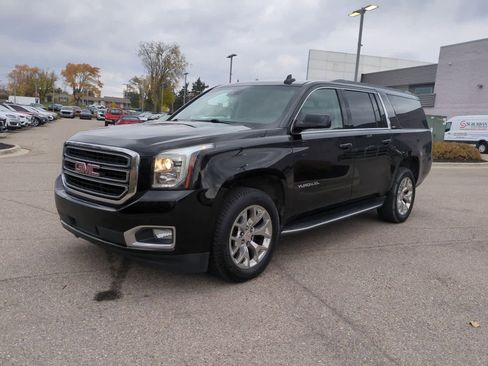 Used 2020 GMC Yukon XL SLT w/ Open Road Package image 4