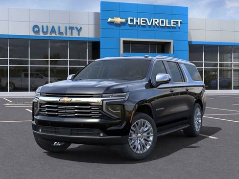 New 2025 Chevrolet Suburban Premier image 6