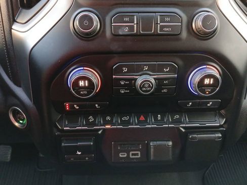 Used 2019 Chevrolet Silverado 1500 LT w/ Texas Edition image 36