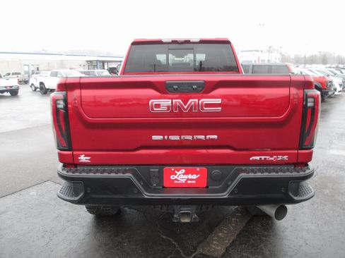 Used 2025 GMC Sierra 2500 AT4X image 7